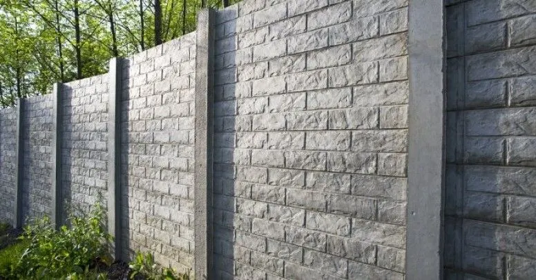 Zdjęcie Czym pomalować ogrodzenie betonowe, aby uniknąć błędów i kosztów?