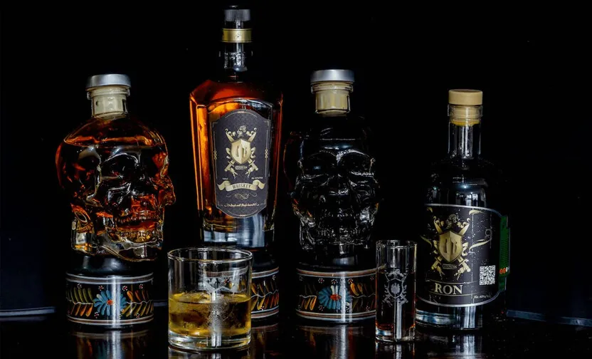 Zdjęcie Gdzie kupić małe butelki whisky? Sprawdź najlepsze oferty teraz