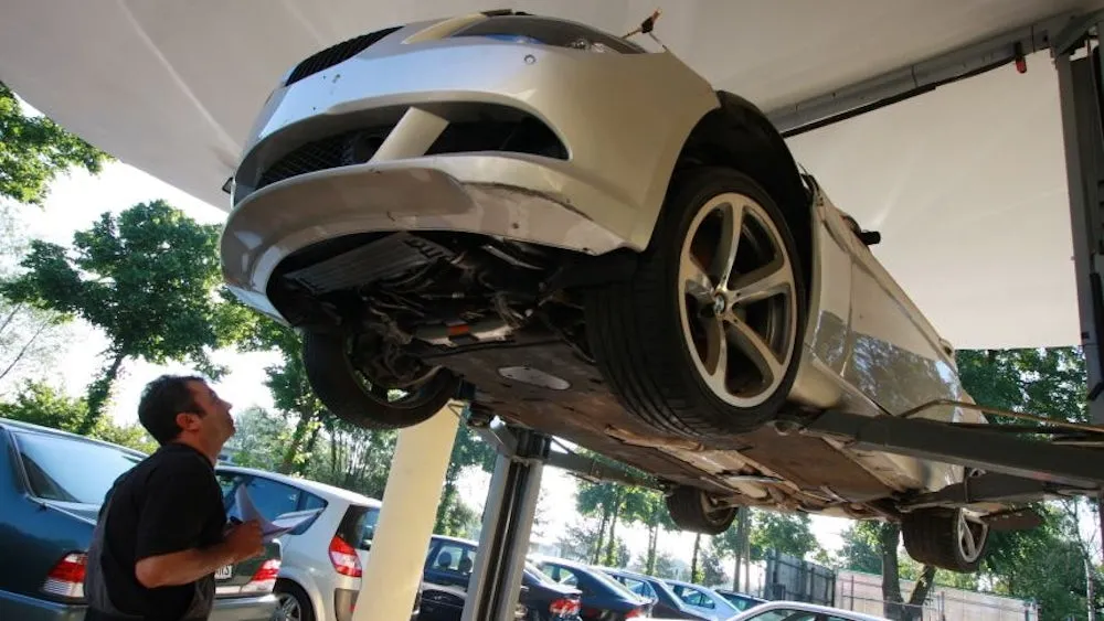 Zdjęcie Günstige Karosserie Reparatur: So sparen Sie bei der Fahrzeugreparatur