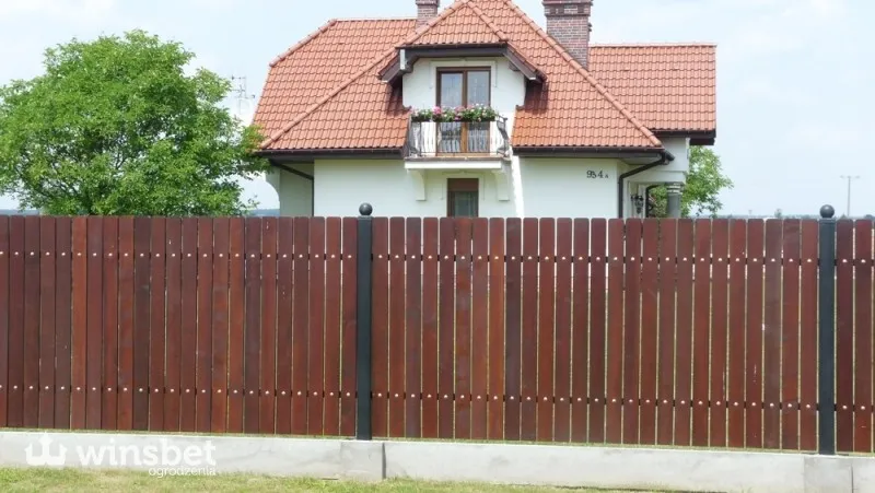 Zdjęcie Jakie drewno na ogrodzenie wybrać, aby uniknąć kosztownych błędów?