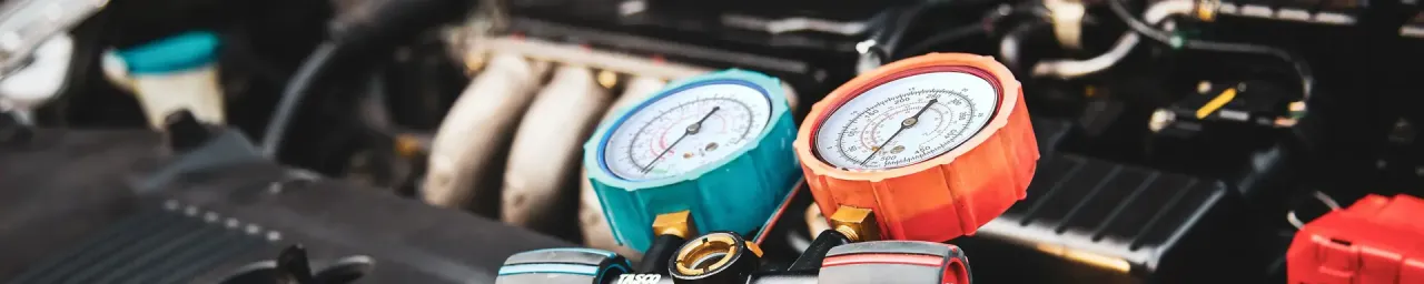 Zdjęcie Die richtige Kühlflüssigkeit für die Klimaanlage im Auto wählen