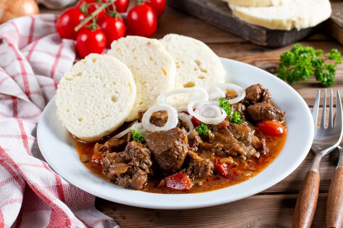 Zdjęcie Gdzie zjeść w Dusznikach-Zdroju? Odkryj najlepsze restauracje i smaki