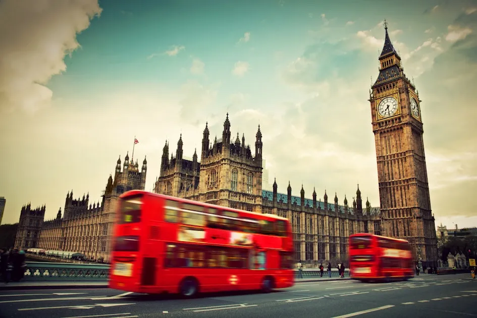 Zdjęcie Jak długo trwa podróż autokarem do Londynu? Sprawdź czas przejazdu