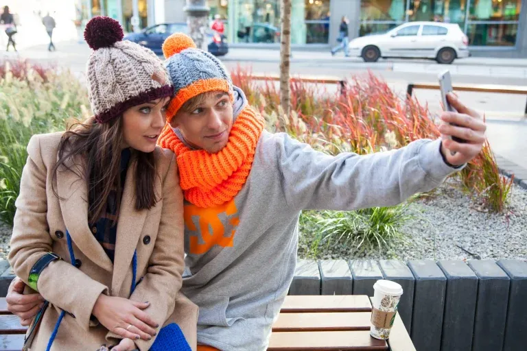 Zdjęcie Gdzie kupić czapkę beanie? Najlepsze sklepy i oferty, które musisz znać