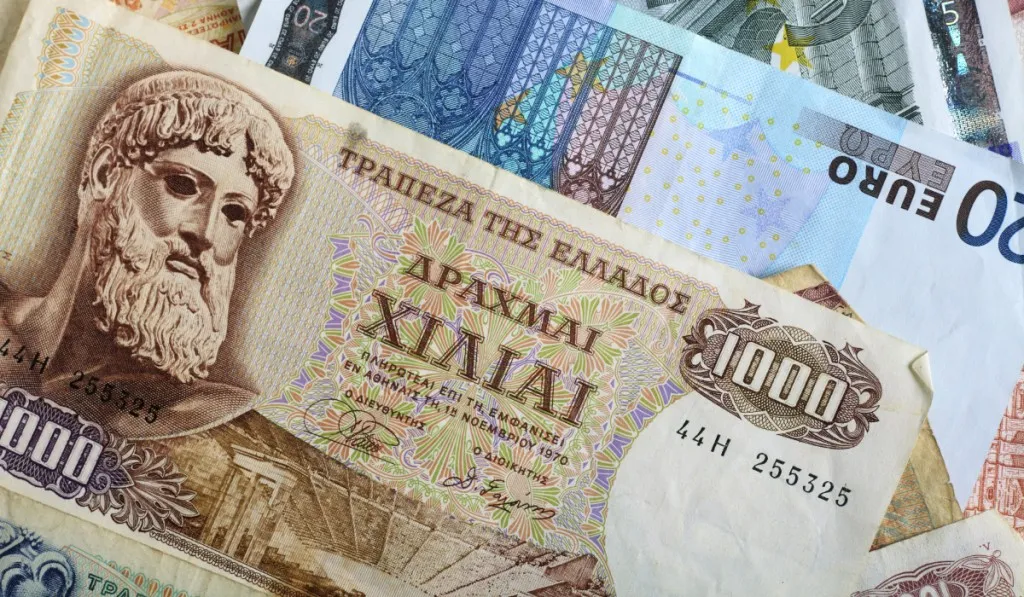 Zdjęcie Jaką walutą płaci się w Grecji - wszystko o euro i wymianie pieniędzy
