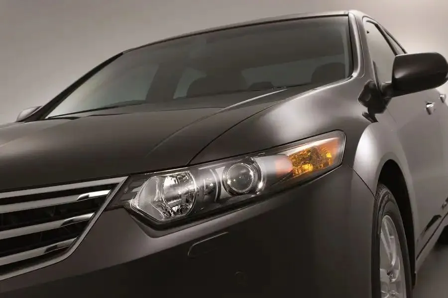 Zdjęcie Honda Accord 7 - jakie silniki oferują najlepszą moc i oszczędność?