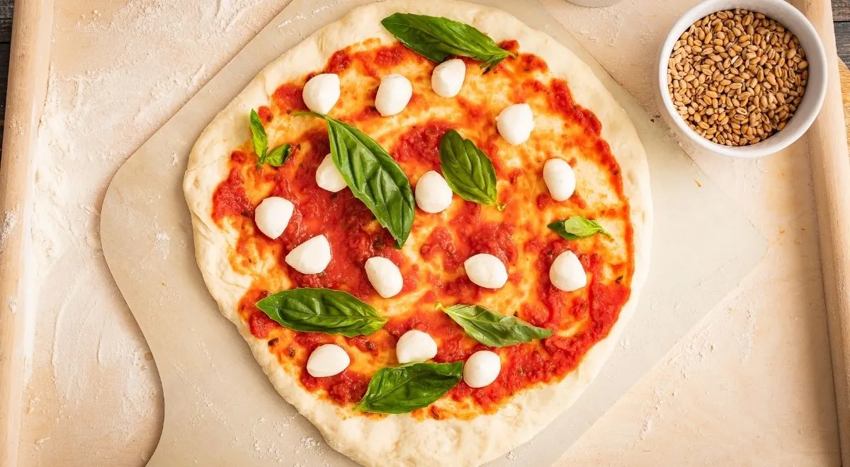 Zdjęcie Jak zrobić ciasto na pizzę - najlepszy przepis krok po kroku bez błędów