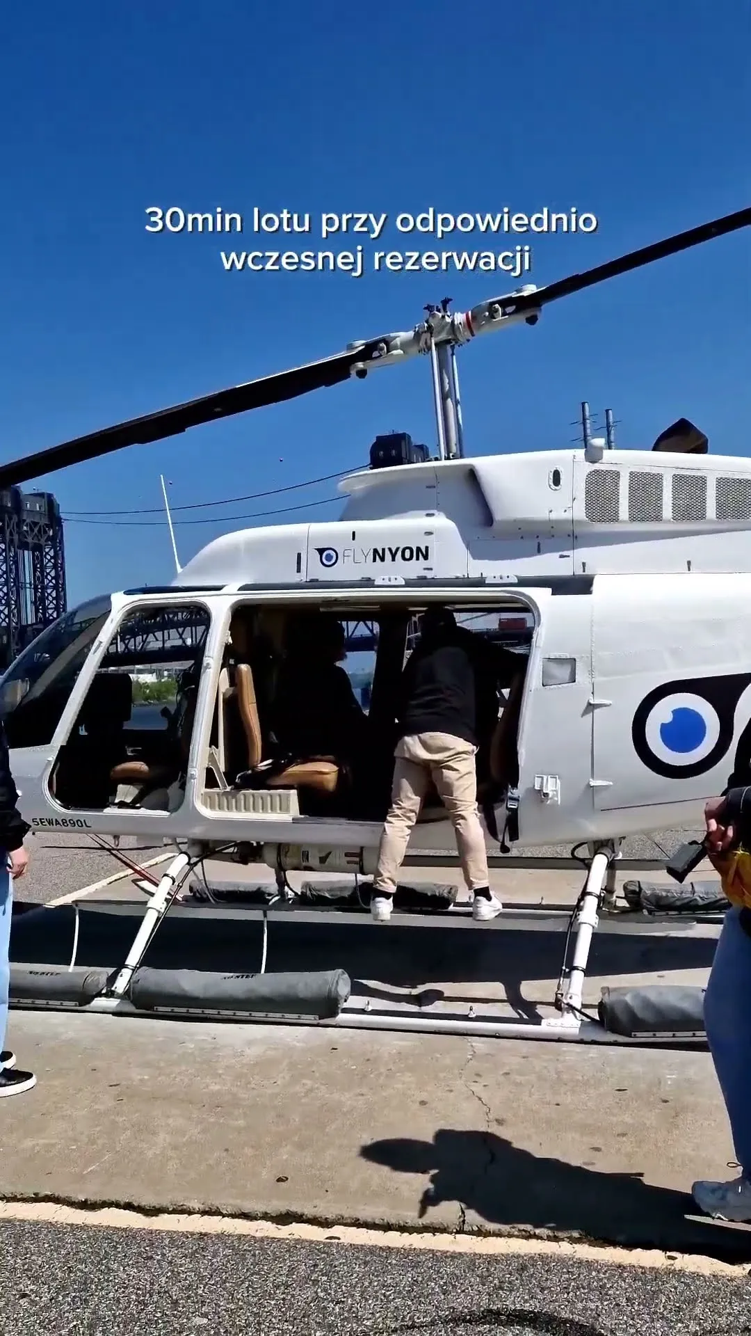 Zdjęcie Ile kosztuje lot helikopterem nad Nowym Jorkiem? Ceny i opcje przelotów