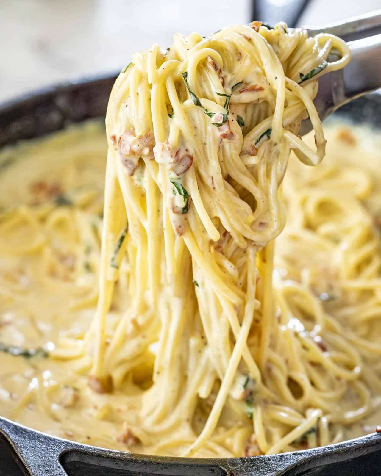 Zdjęcie Kremowe spaghetti carbonara: idealny przepis na pyszny obiad