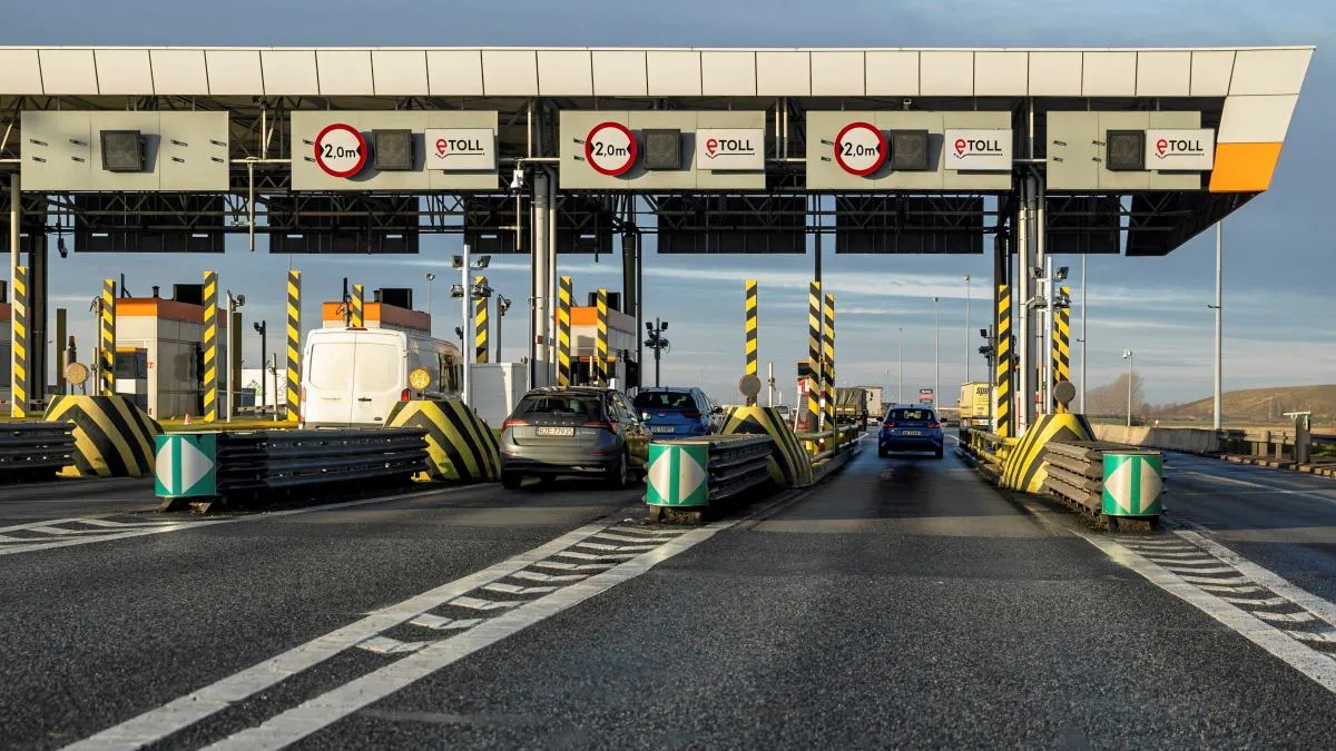 Zdjęcie Czy można płacić kartą na autostradzie? Sprawdź, gdzie to możliwe