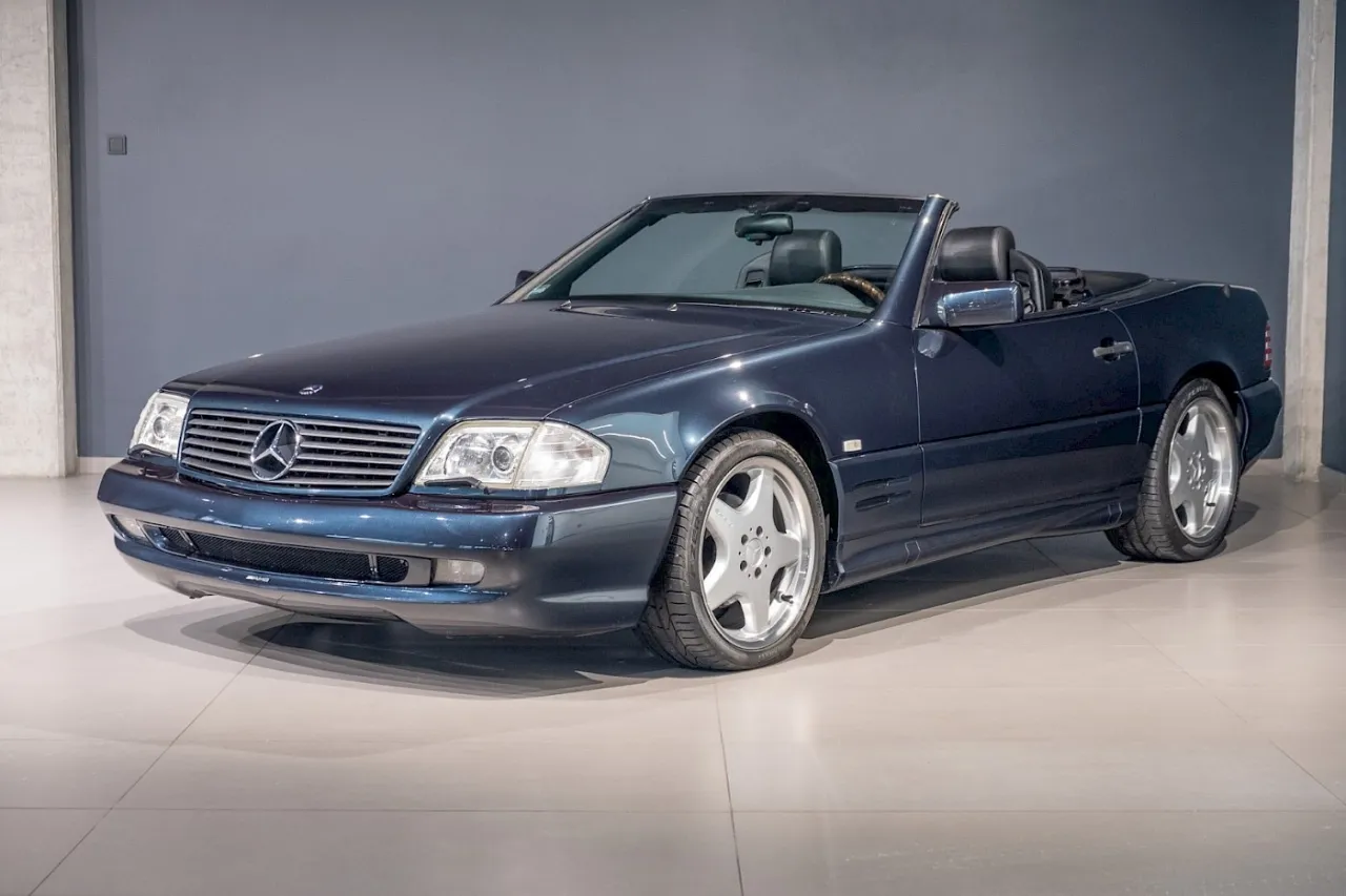 Zdjęcie Mercedes-Benz SL 500: Specyfikacja, osiągi i luksusowe wyposażenie