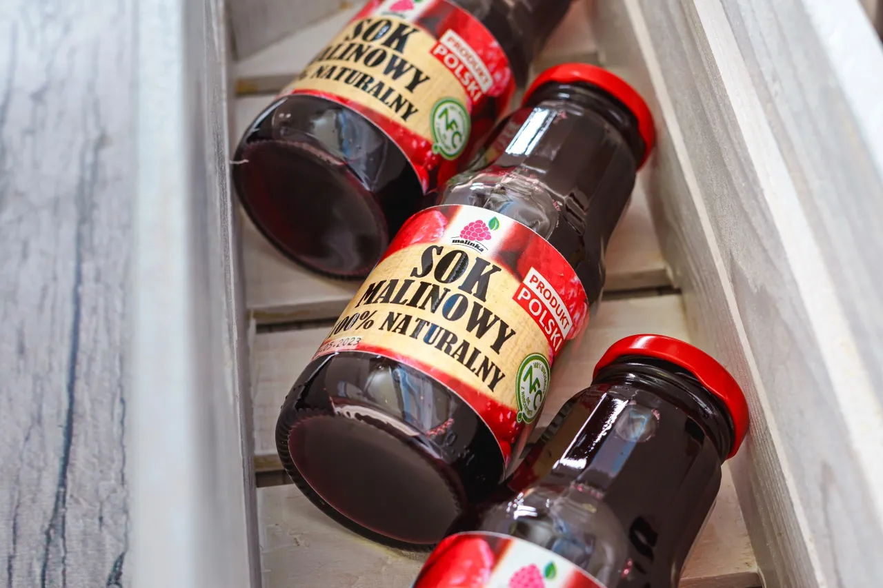 Zdjęcie Gdzie kupić naturalny sok malinowy? Sprawdź najlepsze oferty