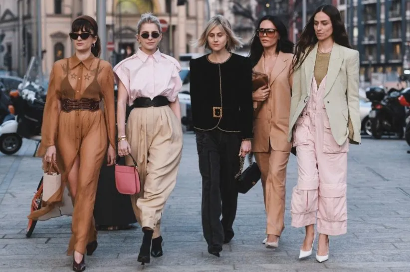 Zdjęcie Stylizacje do pracy: Elegancja, wygoda i trendy poradnik Anieli