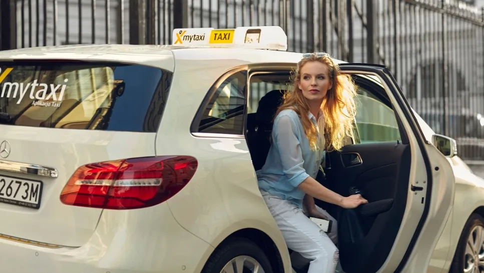 Zdjęcie Uber czy taxi - co wybrać, aby uniknąć niepotrzebnych kosztów?