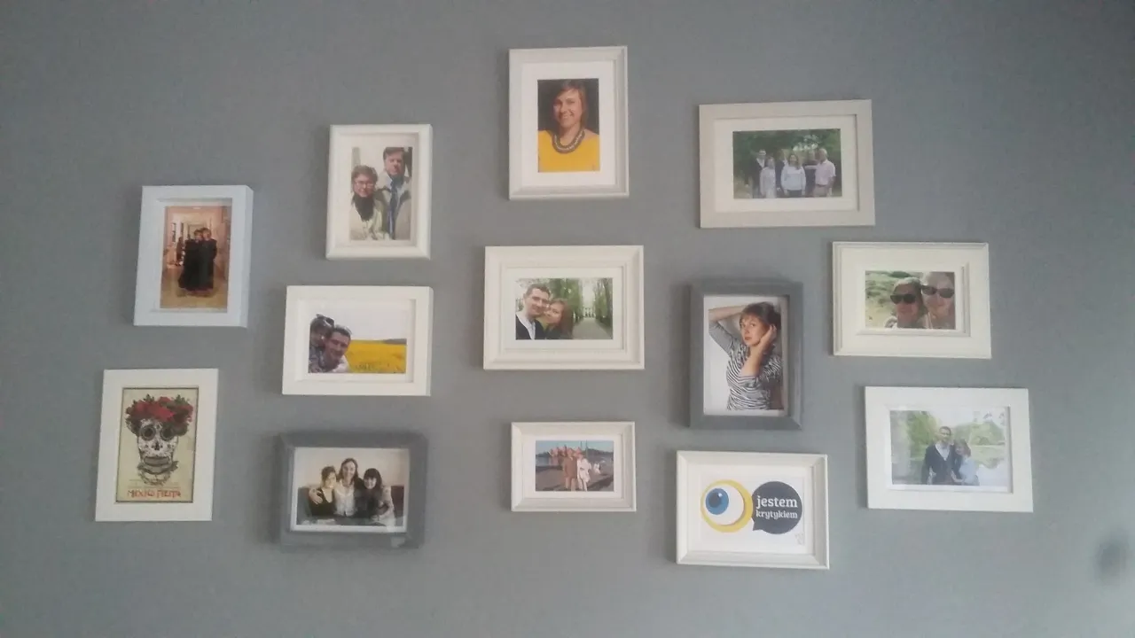 Zdjęcie Jak zrobić galerię zdjęć na ścianie - proste kroki i pomysły na aranżację