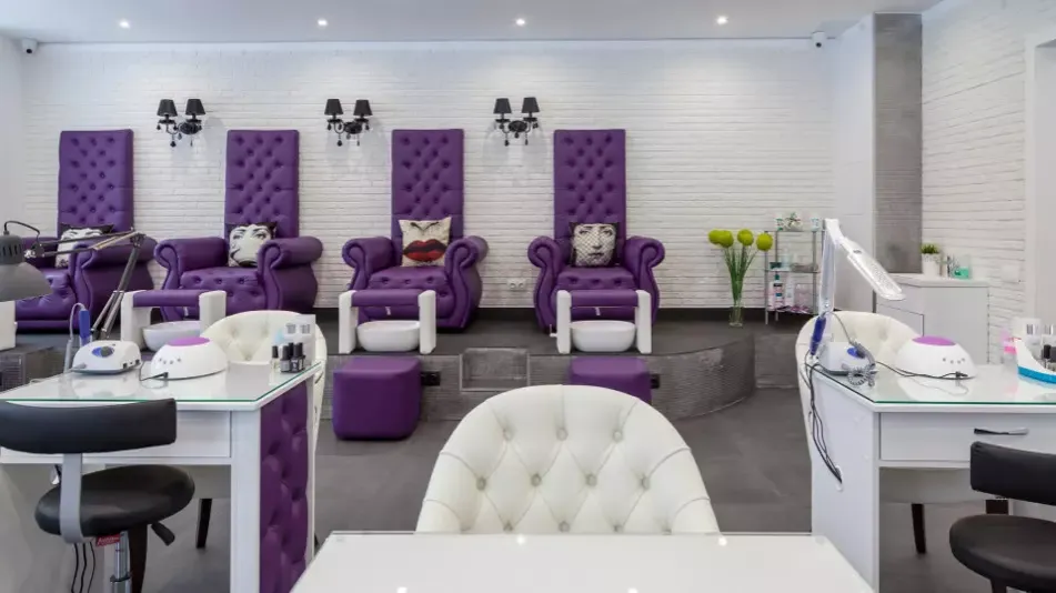 Zdjęcie Jak urządzić salon manicure, aby przyciągnąć klientów i zwiększyć zyski