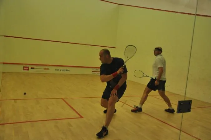 Zdjęcie FAVELA klub squasha w Sosnowcu - unikalne korty i wydarzenia