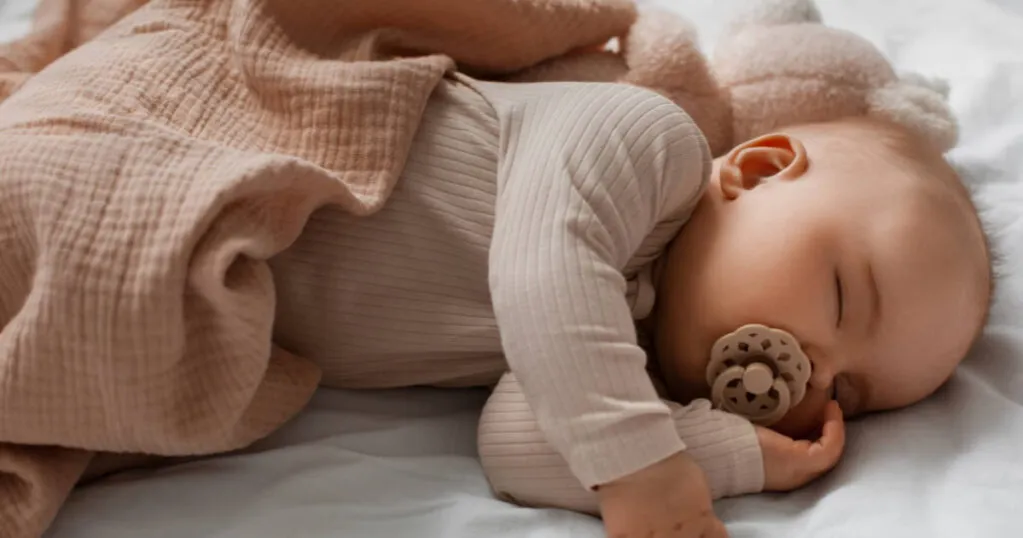 Zdjęcie Jak oduczyć dziecko zasypiania na rękach i zapewnić mu spokój