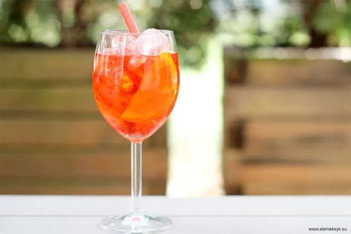Zdjęcie Aperol jak zrobić drinka - prosty przepis na idealny Aperol Spritz