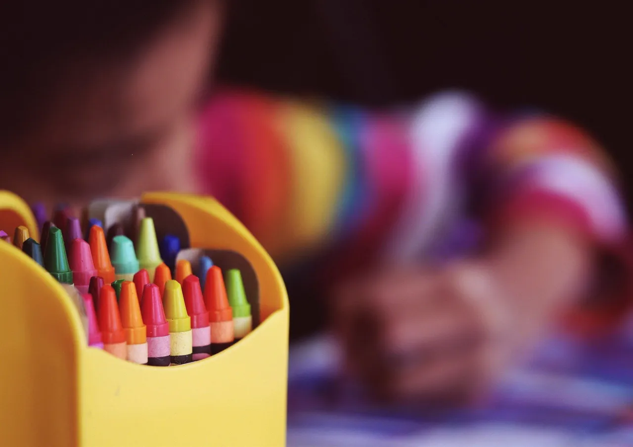 Zdjęcie Kolorowanka z żarówką - kreatywna zabawa dla dzieci i edukacja
