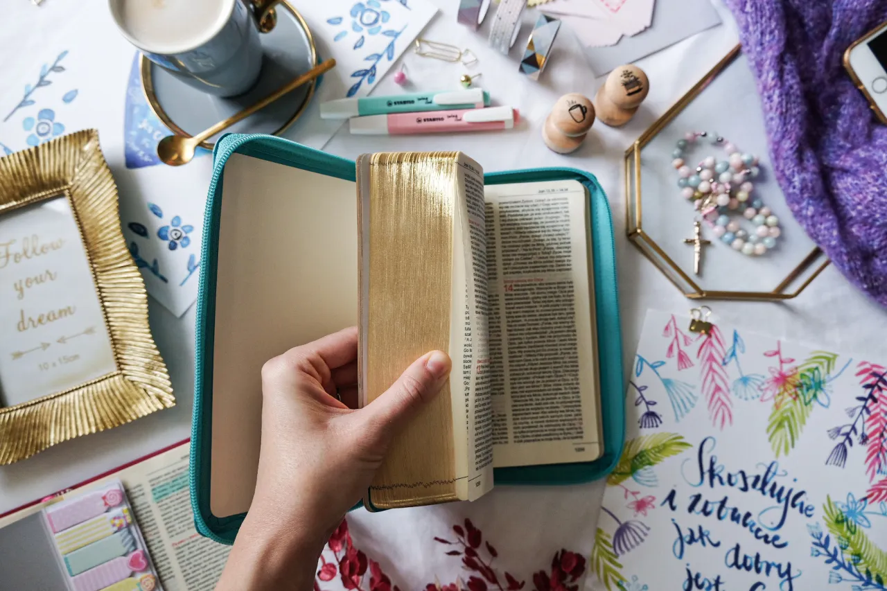Zdjęcie Biblia dla niewidomych: dostępne formaty i wsparcie dla czytelników