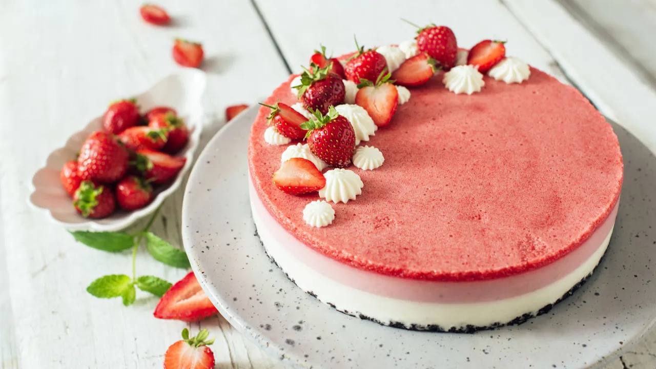 Zdjęcie Ile kcal ma sernik na zimno z galaretką? Zaskakujące wartości kaloryczne