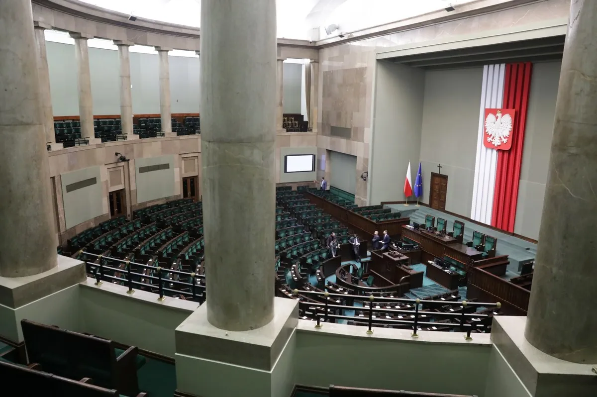 Zdjęcie Ile jest osób w sejmie? Zaskakujące fakty o polskim parlamencie