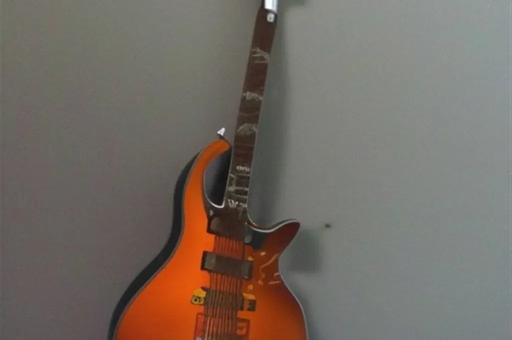 Zdjęcie Jak zrobić gitarę z butelki plastikowej – prosty projekt DIY krok po kroku