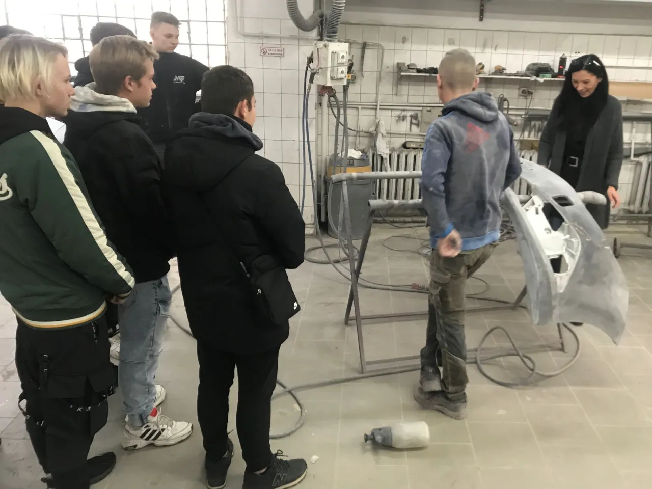 Zdjęcie Auto Challenge gdzie ma warsztat? Odkryj lokalizację Macieka w Niemczech