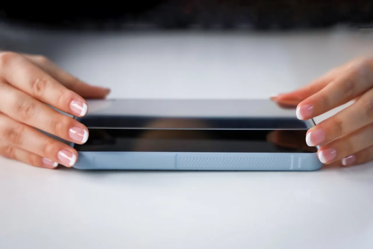 Zdjęcie Folia ochronna na ekran: opinie, zalety i wady różnych typów