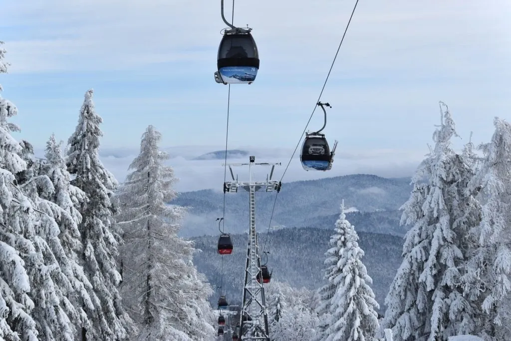 Zdjęcie Gdzie z dzieckiem w ferie: 10 pomysłów na niezapomniany wypoczynek