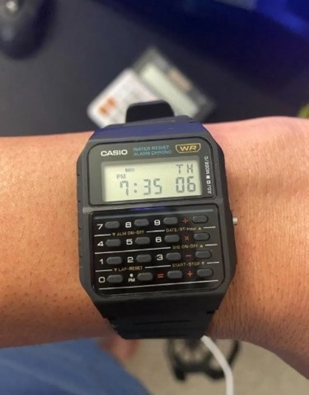 Zdjęcie Retro Casio calculator watch – odkryj ikoniczne modele i ich funkcje