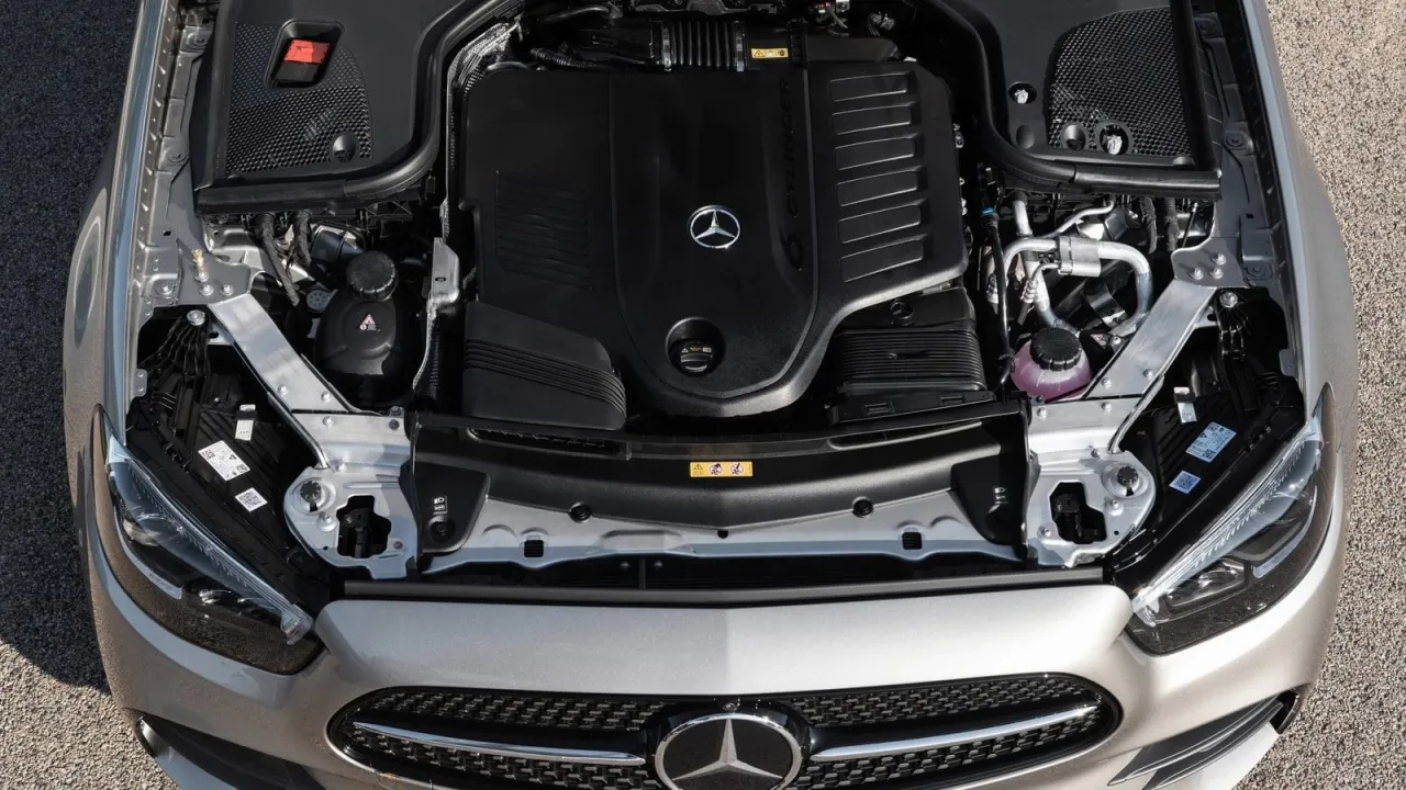 Zdjęcie Mercedes W213 jaki silnik - wybierz najlepszą opcję dla siebie