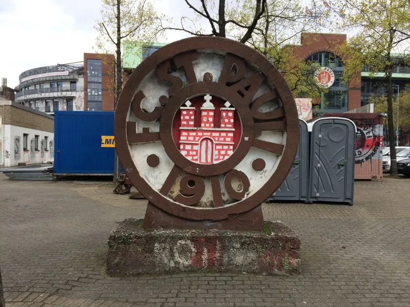 Zdjęcie Bluza St Pauli - co to znaczy i dlaczego jest tak wyjątkowa?