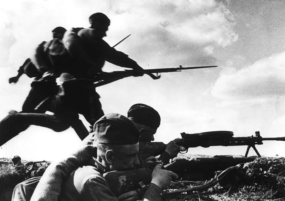 Zdjęcie Wojna błyskawiczna co to? Kluczowe fakty i znaczenie w historii