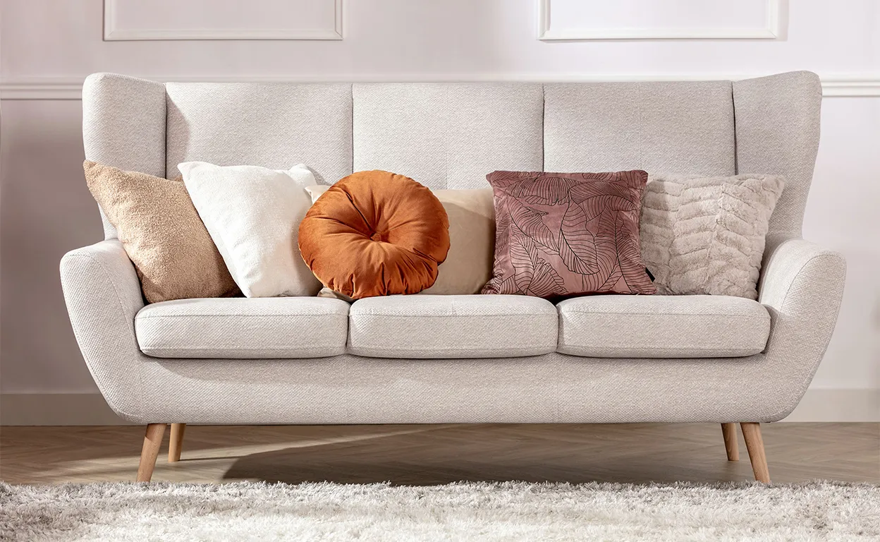 Zdjęcie Skuteczne sposoby na czyszczenie kanapy z materiału bez stresu