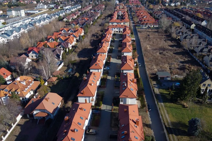 Zdjęcie Czy rolnik płaci podatek od nieruchomości za budynek mieszkalny? Sprawdź zasady zwolnienia.