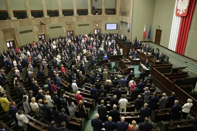 Zdjęcie Czym zajmuje się sejm i senat? Kluczowe funkcje i różnice w Polsce