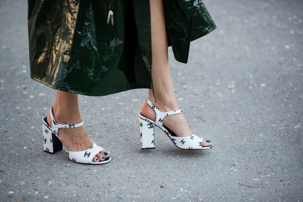 Zdjęcie Wygodne buty na obcasie - jak znaleźć idealny model dla siebie