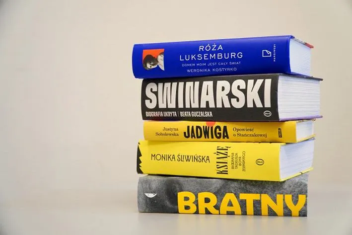 Zdjęcie Dlaczego literaturze nie wystarcza język literacki w nowoczesnym świecie?
