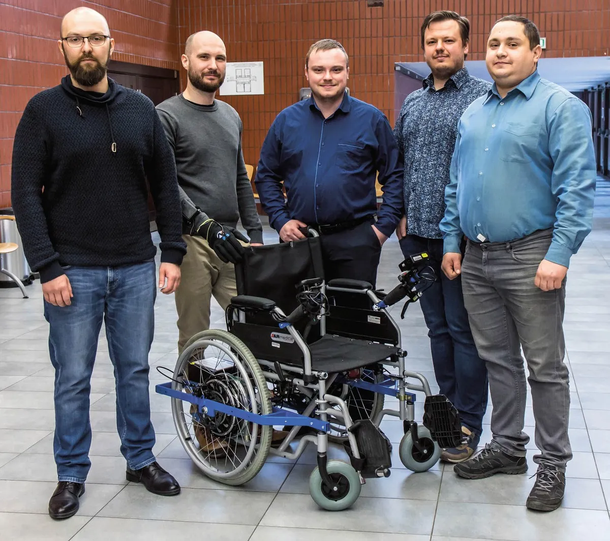 Zdjęcie Jak złożyć wózek inwalidzki w prosty sposób i uniknąć błędów