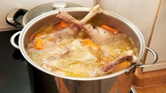 Zdjęcie Jak przygotować rosół jak z restauracji, aby zachwycić smakiem?
