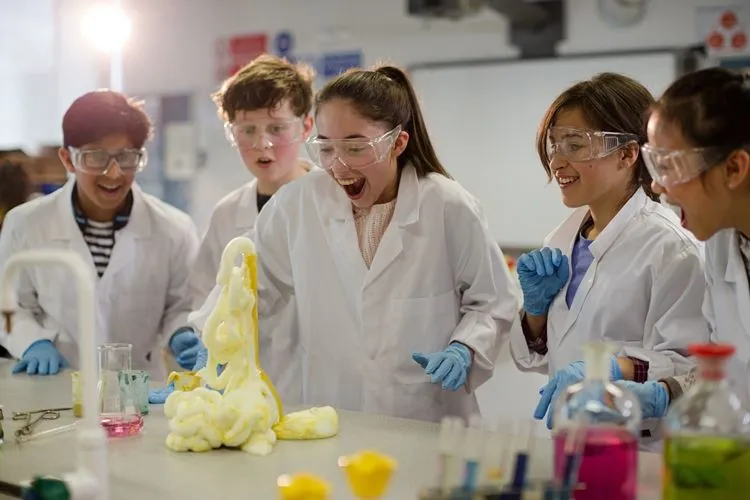 Zdjęcie Co studiować po biol chemie? Odkryj najlepsze kierunki dla Ciebie