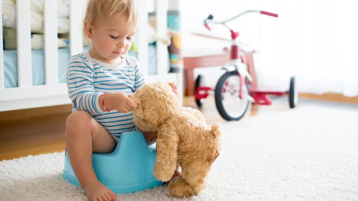 Zdjęcie Do kiedy dziecko nosi pampersy? Odkryj znaki gotowości do nauki toalety