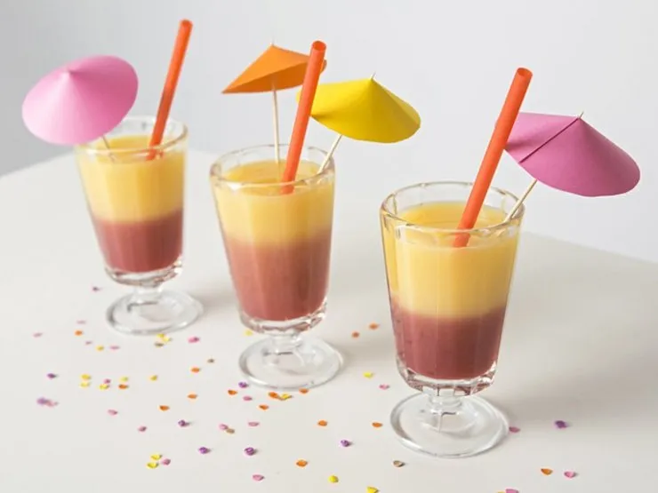 Zdjęcie Pyszny drink z sokiem bananowym i porzeczkowym - prosty przepis na orzeźwienie