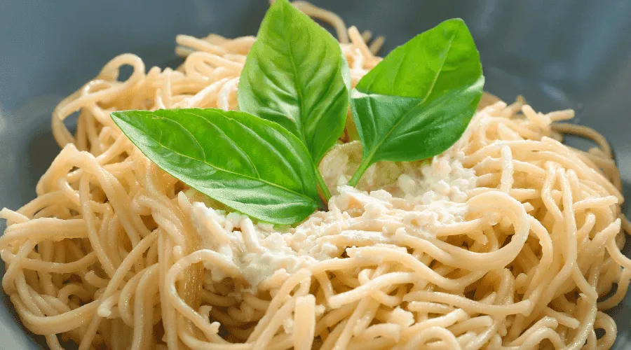 Zdjęcie Jak zrobić sos z jogurtu naturalnego do makaronu w 5 prostych krokach