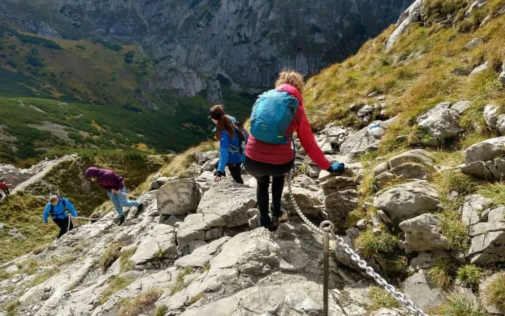 Zdjęcie Giewont ile się idzie: poznaj trasy, czasy i trudności wejścia