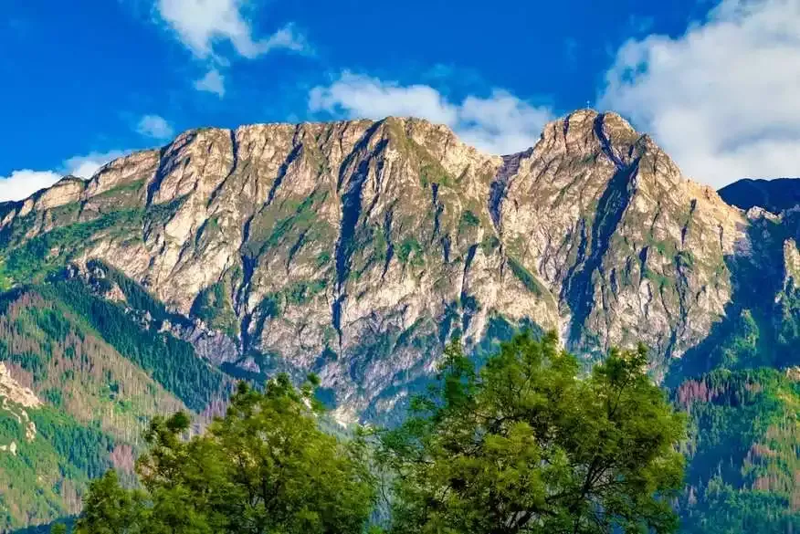 Zdjęcie Gdzie jest Giewont i jak łatwo do niego dotrzeć w Tatrach?