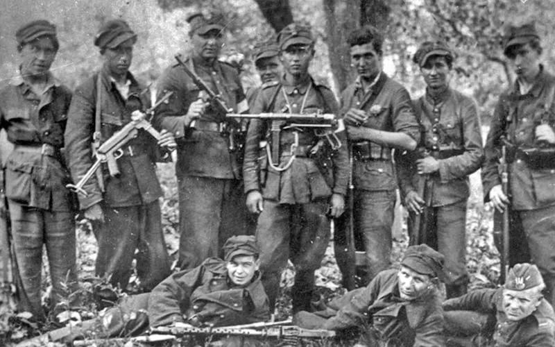 Zdjęcie Kompletny spis żołnierzy AK: Wyszukaj przodków i bohaterów wojennych