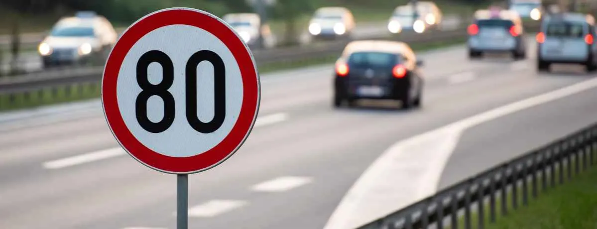 Zdjęcie Ile można jechać na autostradzie? Sprawdź limity prędkości dla pojazdów